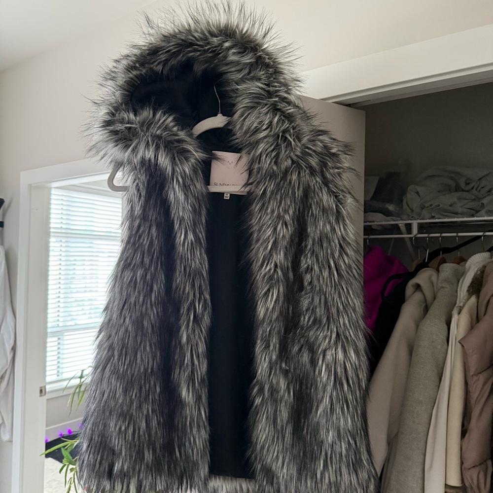 Aritzia Faux Fur Hooded Vest in Black and Gray